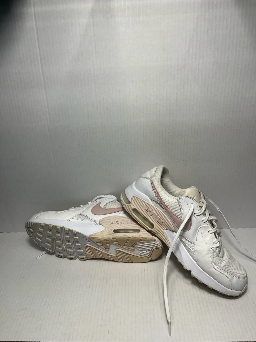 Nike Air Max Excee Womens White and Pink Shoe Size 11